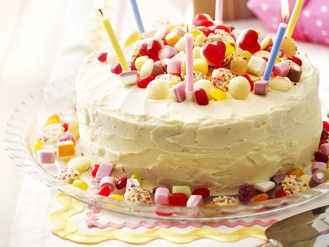 Easy Victoria Sponge Cake Recipe - Recipe Vibes