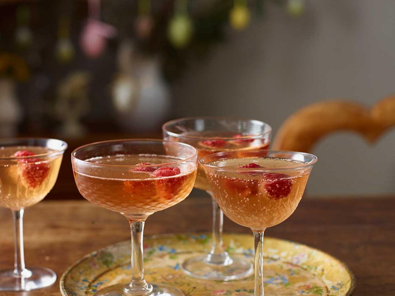 Descubrir 81+ imagen pink gin receta Abzlocal.mx