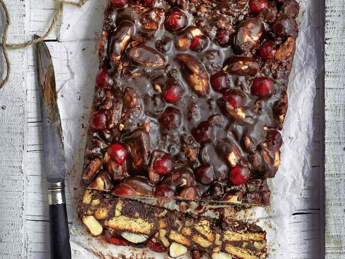 Easy Chocolate Fridge Cake (No-Bake) - Healthy Life Trainer