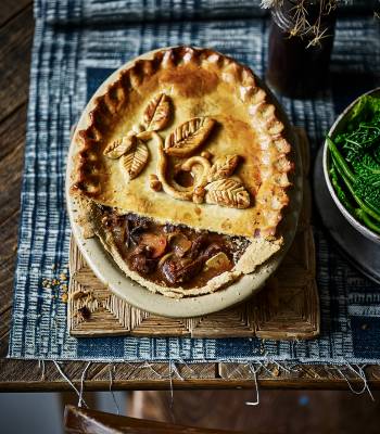 Braised Chinese beef pie