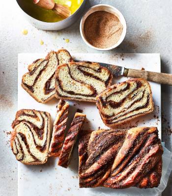 Cinnamon bun babka