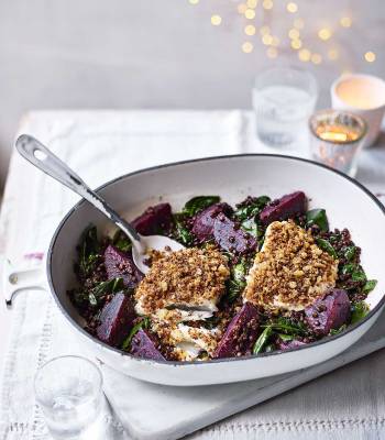 Horseradish-coated cod fillets with beetroot lentils