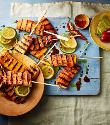 Chilli halloumi skewers