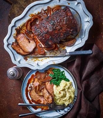 Coffee-rubbed roast beef with smoked confit garlic mash