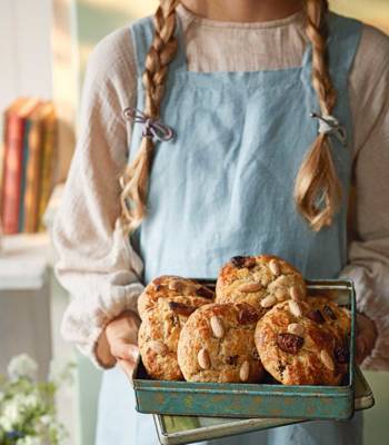 Fig and almond rock cakes