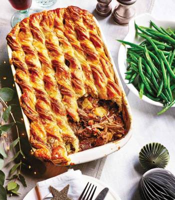 Beef pie with Stilton cheese-straw crust
