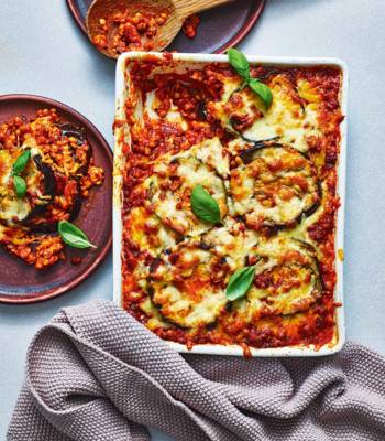 Cheesy aubergine and lentil bake