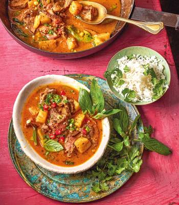 Beef and pineapple curry