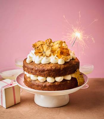 Hummingbird cake