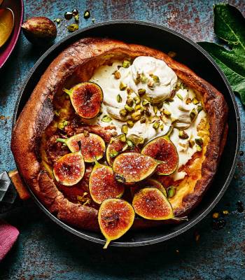 Dutch baby with brûléed figs