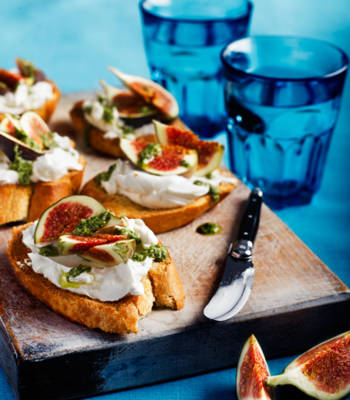 French goats' cheese fig and pesto crostini