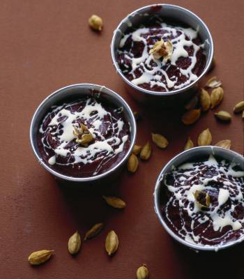 Cardamom chocolate pots