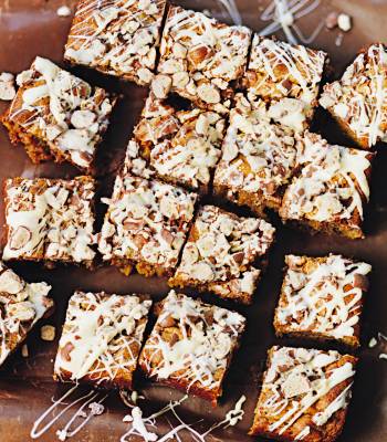 Malteser blondies