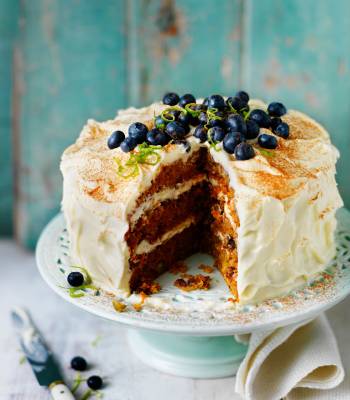 Carrot and pistachio cake