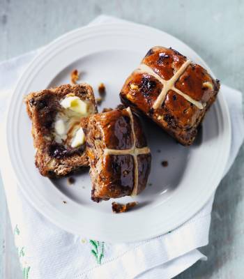Chocolate hot cross buns 
