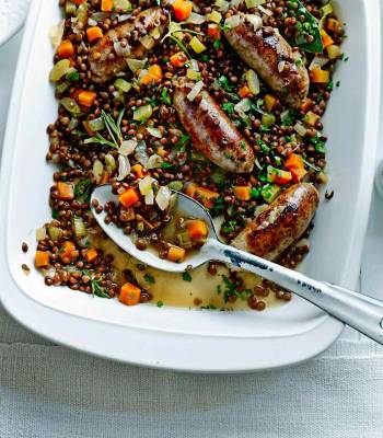 Baked sausages with lentils