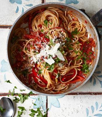 Tomato and pepper arrabbiata pasta