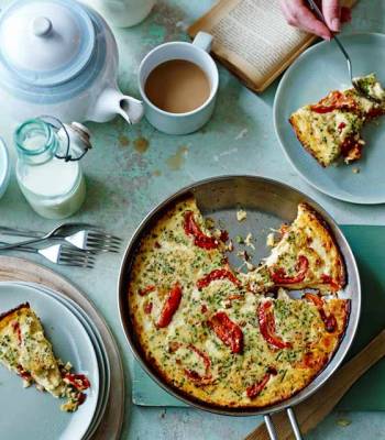 Tomato, mozzarella and chive frittata 