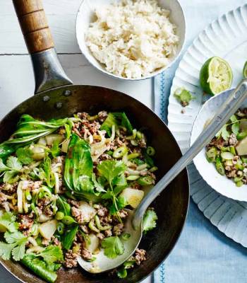 Pineapple pork mince stir-fry