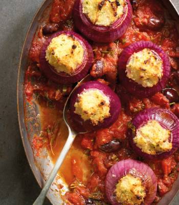 Provençal stuffed onions