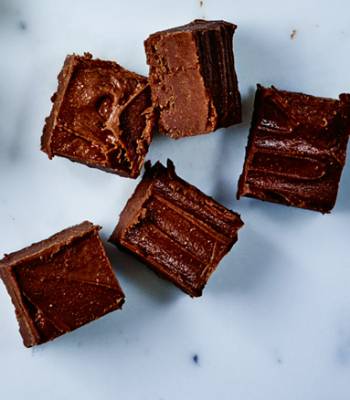 Maple-peanut butter raw ‘fudge’