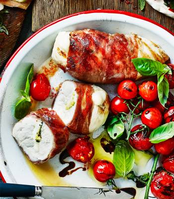 Parma ham and mozzarella chicken pockets