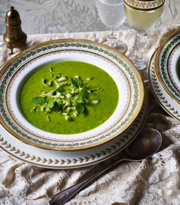 Garden pea soup