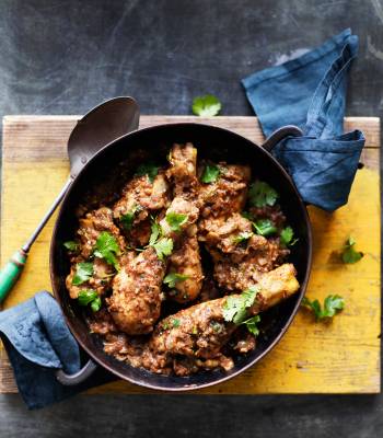 Black masala chicken curry 