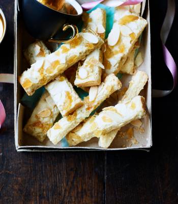 Ginger shortbread fingers