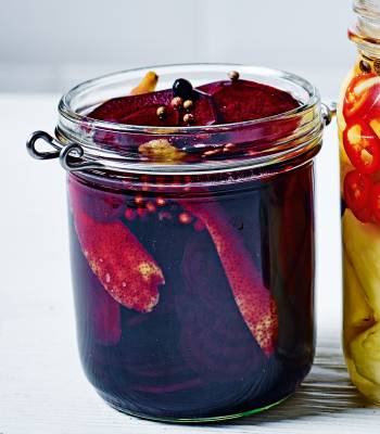Gin beetroot pickle