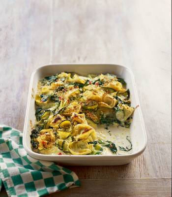 Courgette and spinach tortelloni gratin