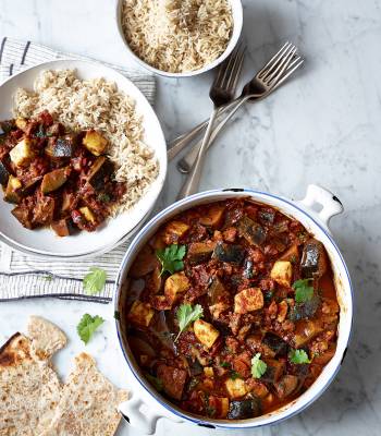 Aubergine and halloumi curry