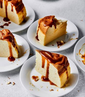 Japanese cheesecake with miso caramel