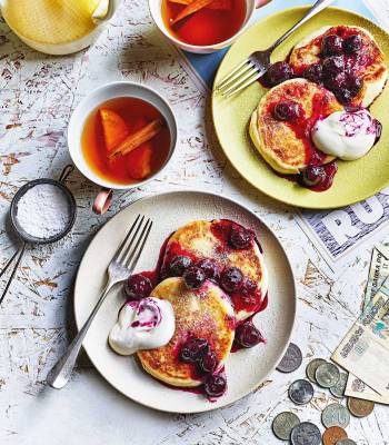Syrniki with jam and soured cream