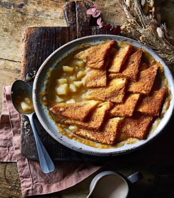 Apple Charlotte pudding