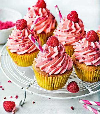 Raspberry lemonade cupcakes