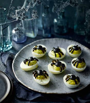 Devilled spider eggs