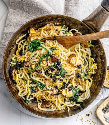 Cheesy udon noodles