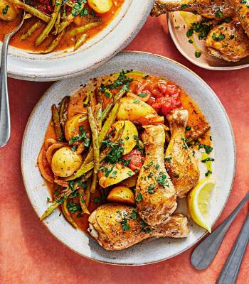 Fasolakia with lemon and herb chicken drumsticks