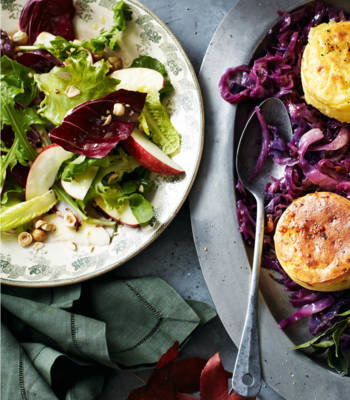 Apple and hazelnut salad