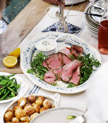 Rare roast beef with mustard and garlic soured cream