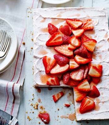 Strawberries and cream no-bake cheesecake
