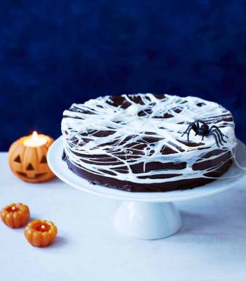 Chocolate spider web cake