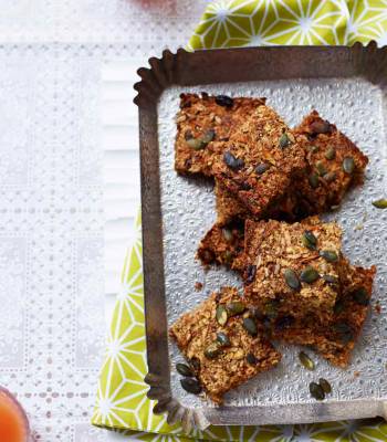 Apple and raisin quinoa slices