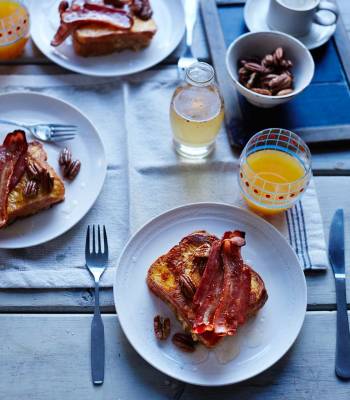Banana and pecan French toast with bacon and vanilla syrup 