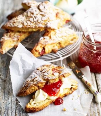 Strawberry Bakewell scones