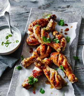 Spiced marmalade chicken drumsticks with blue cheese sauce