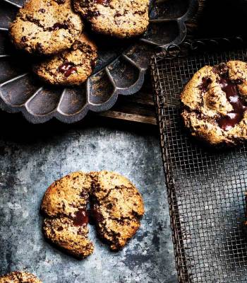 Mini chocolate one-chunk cookies