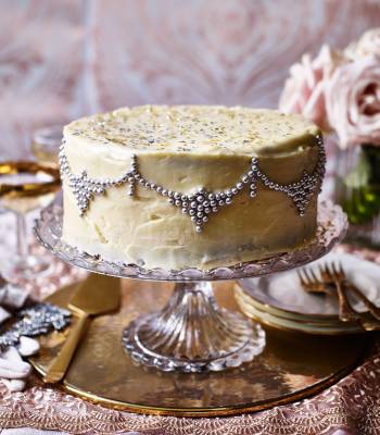 Glitzy white chocolate cake