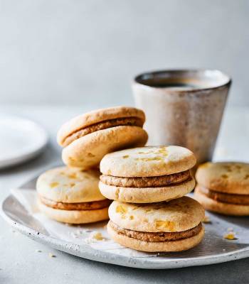 Stem ginger and date biscuits